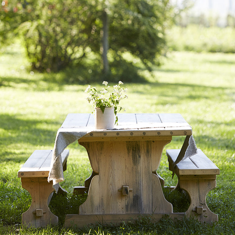 Blackberry Farm Picnic Table