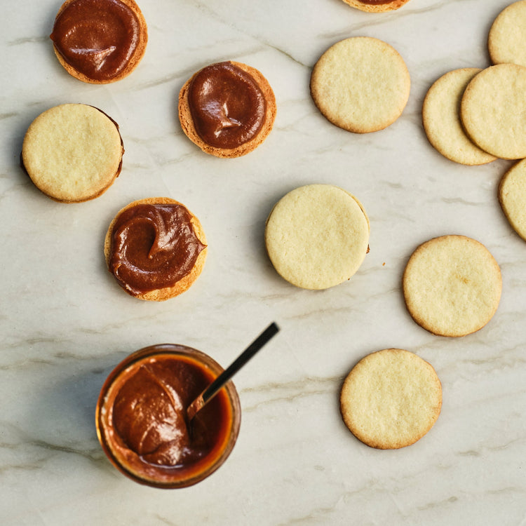 sheep's milk caramel filling with cookies