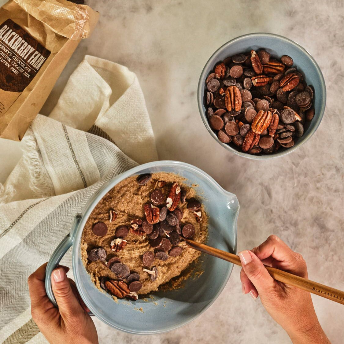 Bonnie Childe オーブントレー　一個 Teensy's Chocolate Nut Chunk Cookie Mix - Blackberry Farm Shop