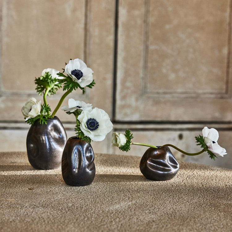 Conversation Vase Set